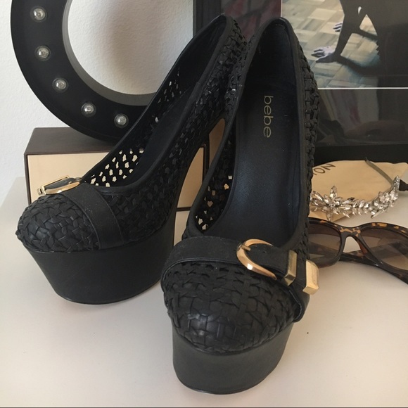 Bebe shoes size 8 new without tags. Never worn