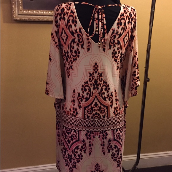 Pretty Print Dress - Picture 3 of 4