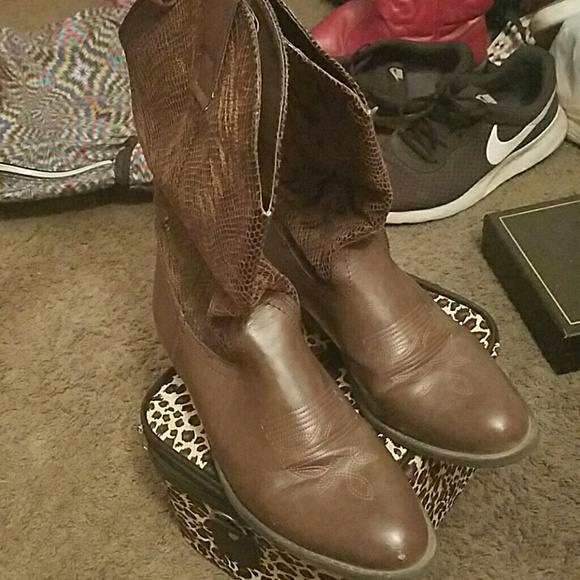 Rampage brown cowboy boots