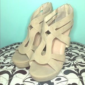 Beige Top Moda Wedges