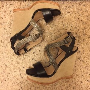 Kenneth Cole Creme N Sugar Wedges NWOT