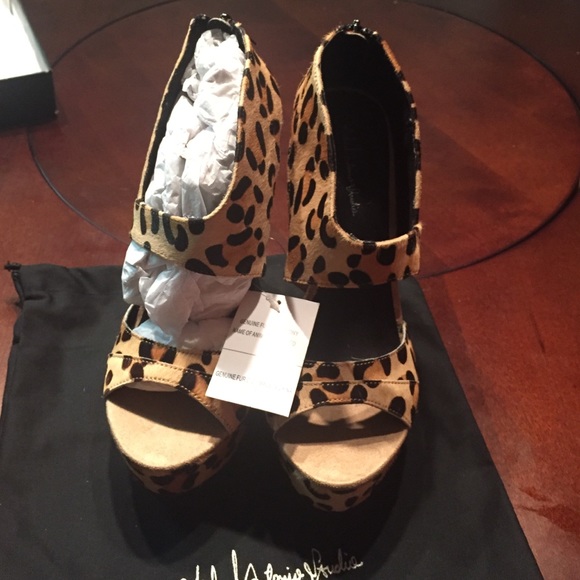 Studio collection leopard wedges