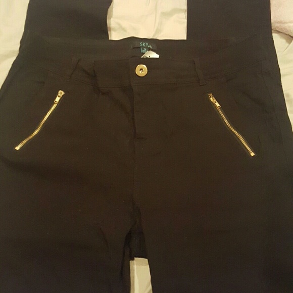 Black skinny leg pants