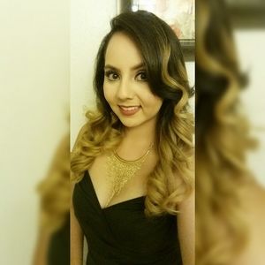 Meet your Posher, Alejandra