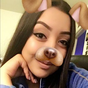 Meet your Posher, Alejandra