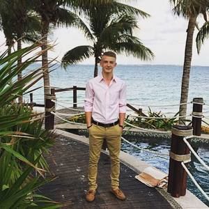 Meet your Posher, Ashton