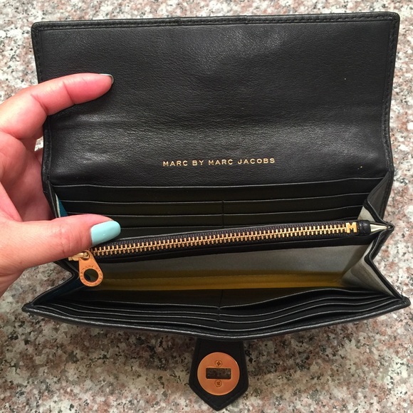Marc By Marc Jacobs Black Wallet - Picture 3 of 3
