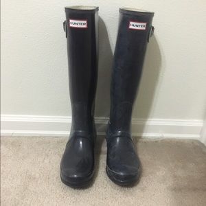 Navy blue Hunter boots!