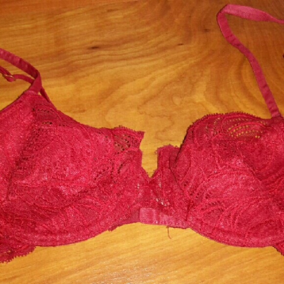 VS Victoria's Secret bra. -Size 34 B-