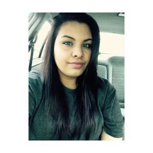 Meet your Posher, Ivett