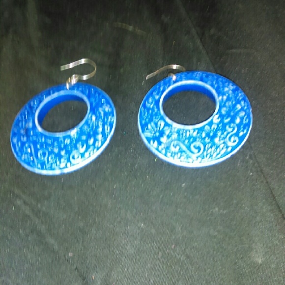 Hooped earrings