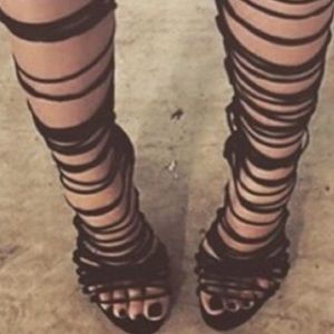 One day sale. Price drop $$$$. 🎉BrandNew Heels