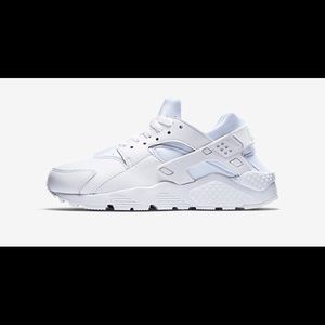 Nike Hurraces all White