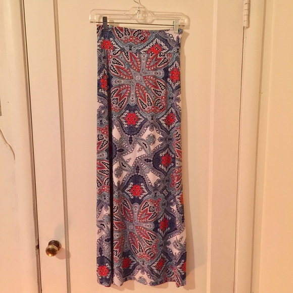 Charlotte Russe Maxi Skirt ❤️