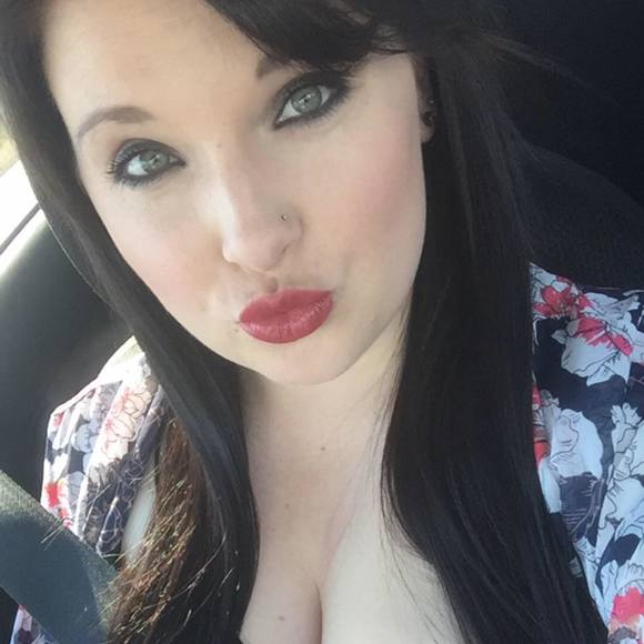 Meet your Posher, Kasandra