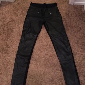 **SALE**Faux leather paneled skinny pants