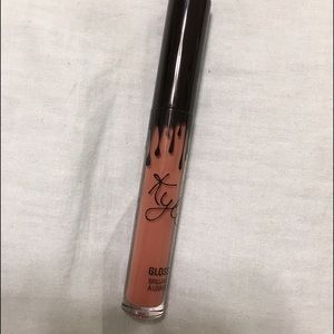 Kylies lip gloss. Color "like"