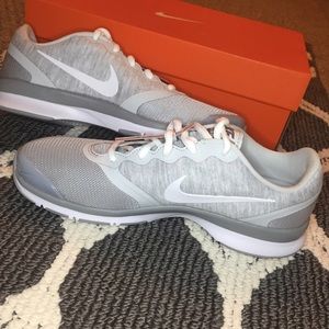 Women's NIKE IN-SEASON TR 4 Shoes (Size 8)