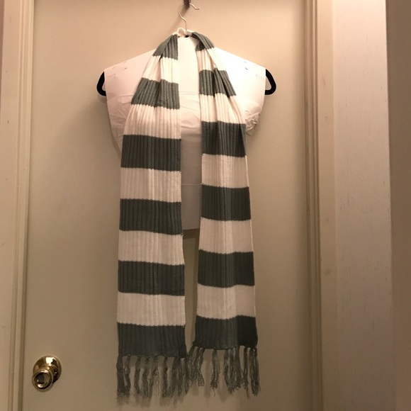 Casual comfy scarf