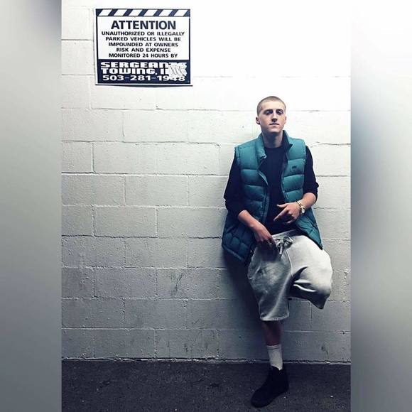 Meet your Posher, Sean - Picture 1 of 1