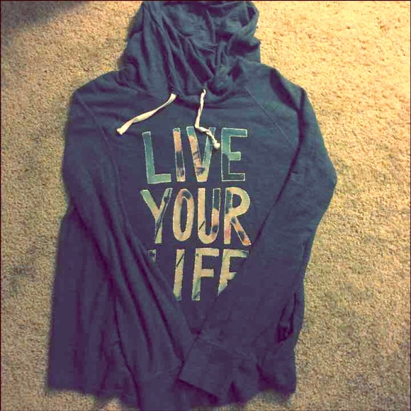 American eagle long sleeve hooded shirt