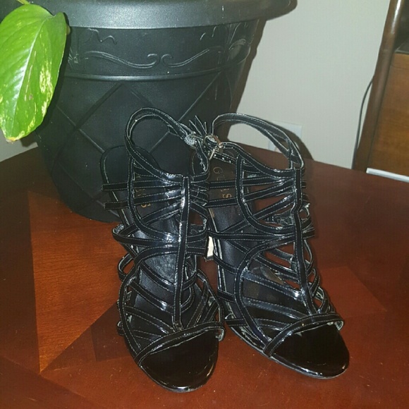 Guess heels
