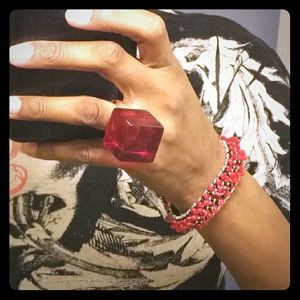 ! ! !FLOATING RED LUCITE RING & BRACELET !!