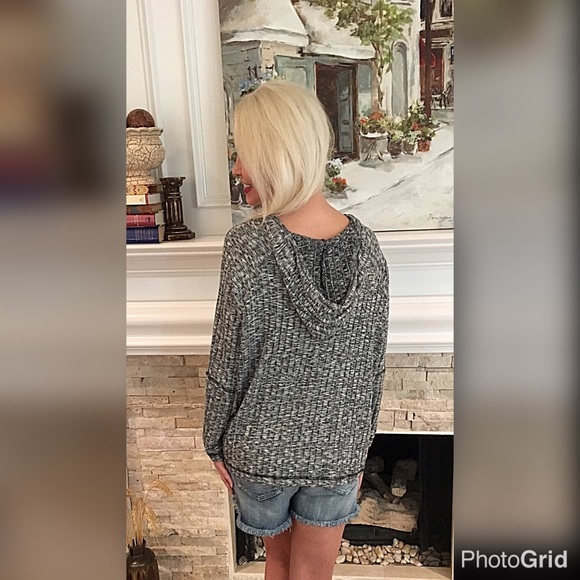 Adorable and comfy- v neck marled hoodie! - Picture 2 of 2