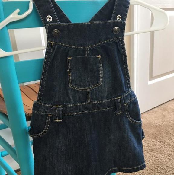 Old Navy Ruffle butt skirt-all 18-24M🐘