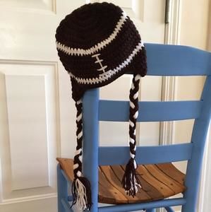 🏈Football knitted hat <1