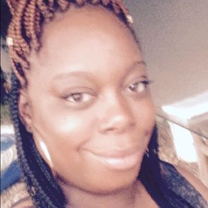 Meet your Posher, Latesha