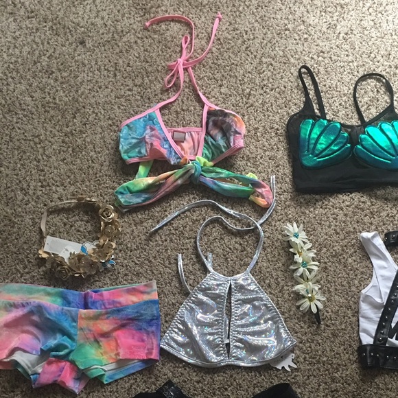 J Valentine Velvet light-up Wrap top & shorts set - Picture 2 of 4