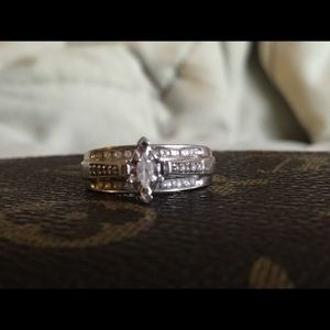10k white gold diamond engagement ring