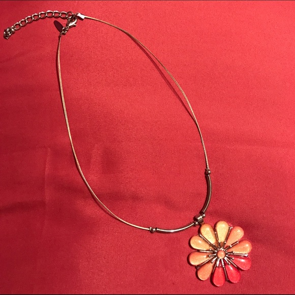 🌼Stunning flower necklaces 🌟☀️