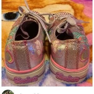 Sketchers light up sneakers