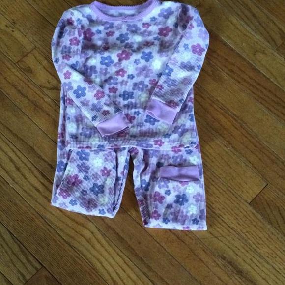 🍥thermal pink and purple Jammie's 2 peice! With lavender trim and tiny bow