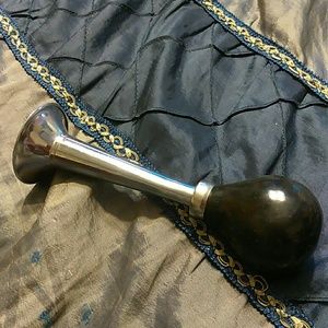 Clown horn