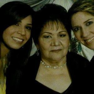 Meet your Posher, Elvia rosa