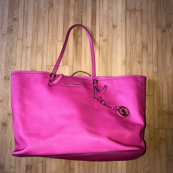 Michael Kors Handbags - Michael Kors Jetsetter travel tote