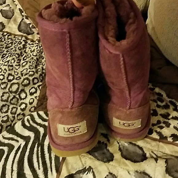 Child size 3 ugg boots FINAL PRICE - Picture 3 of 3