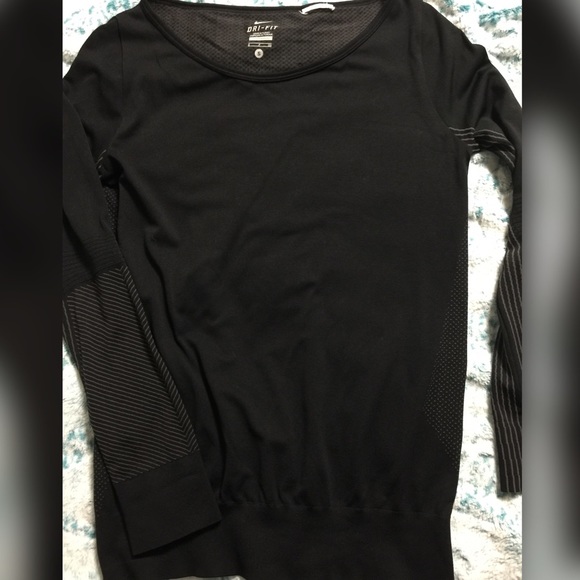 Nike epic dri fit top