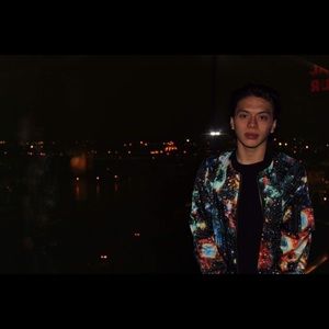 Meet your Posher, Santos