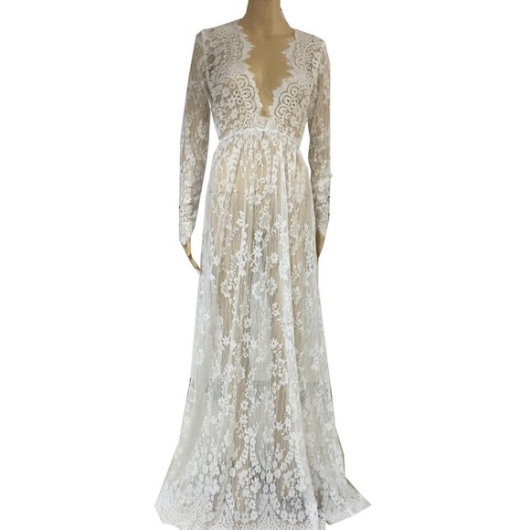 ๐จSOLD OUT Lace Elegant Floor Length Dress - Picture 2 of 2