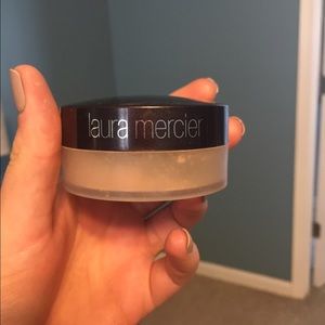 Laura Mercier Mineral Powder in Natural Beige