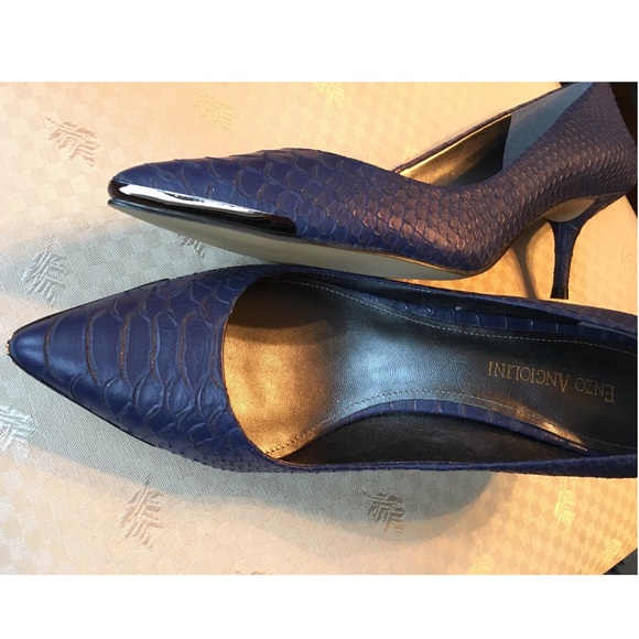 Gorgeous Enzo Angiolini navy sz 9 heels