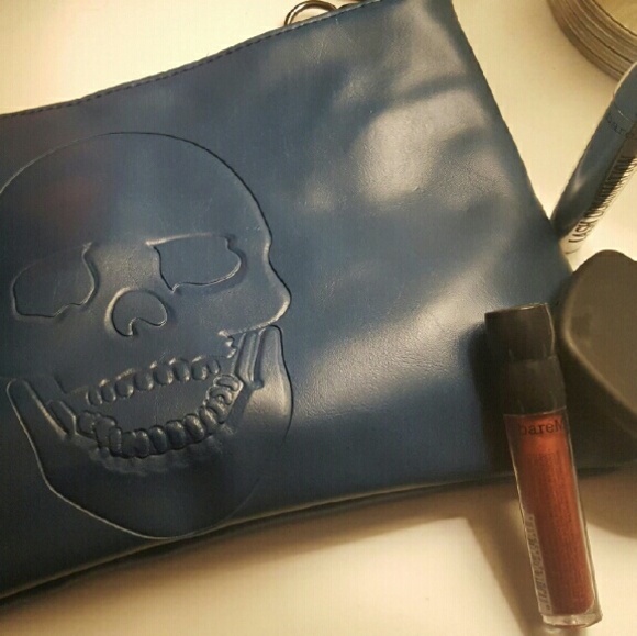 ***DONATED Edgy skull embossed purse. Never used! - Picture 2 of 4