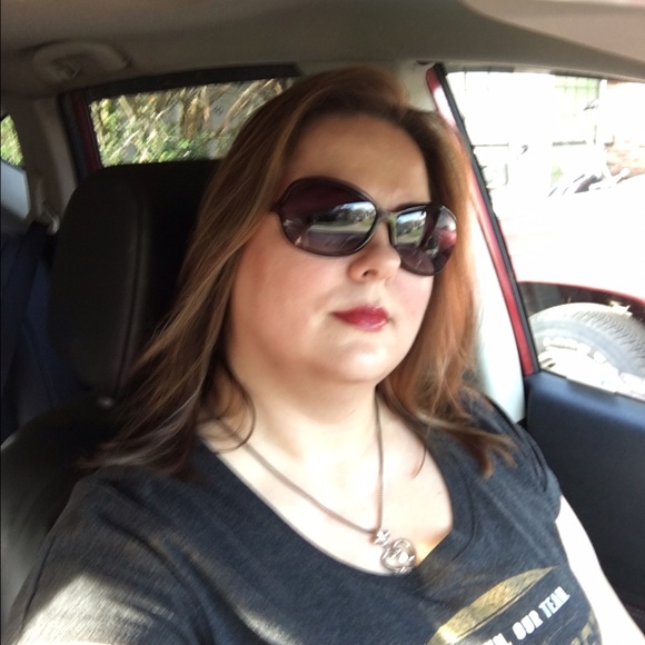 Meet your Posher, Debra - Picture 1 of 1