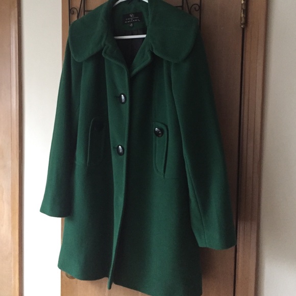 Green winter pea coat