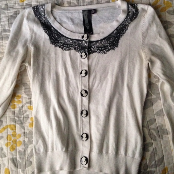 Cameo button cardigan