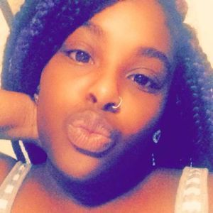 Meet your Posher, Danae